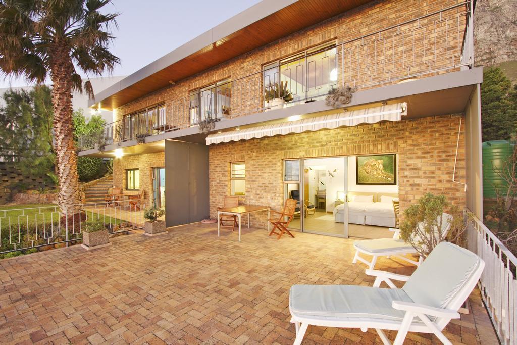 Guest House Michelitsch เคปทาวน์ ภายนอก รูปภาพ